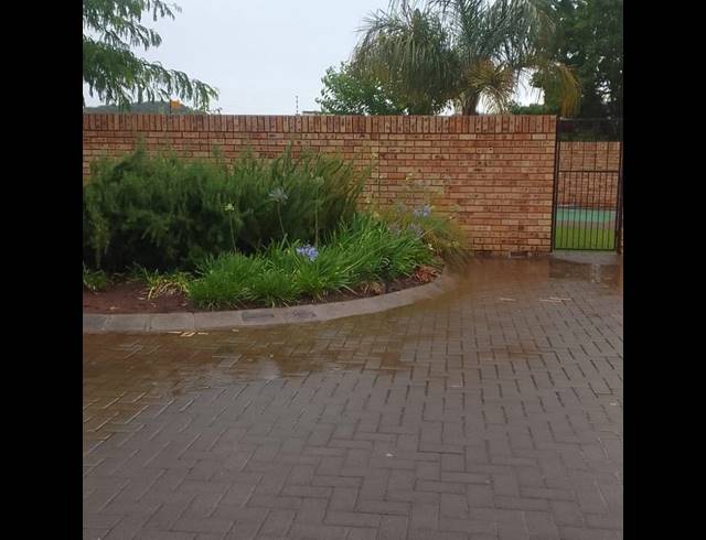 2 BEDROOM APARTMENT FOR SALE IN LILYVALE